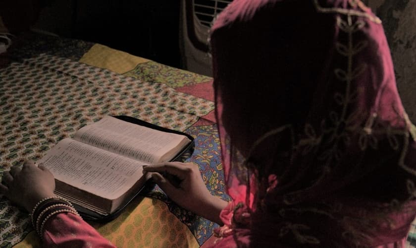 Mehr foi atacada por seus vizinhos na Índia após se converter. (Foto: Open Doors).