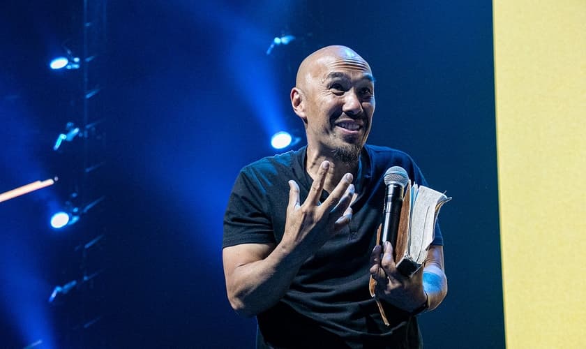 Francis Chan em ministração no The Send Norway. (Foto: Guiame/Marcos Paulo Correa)