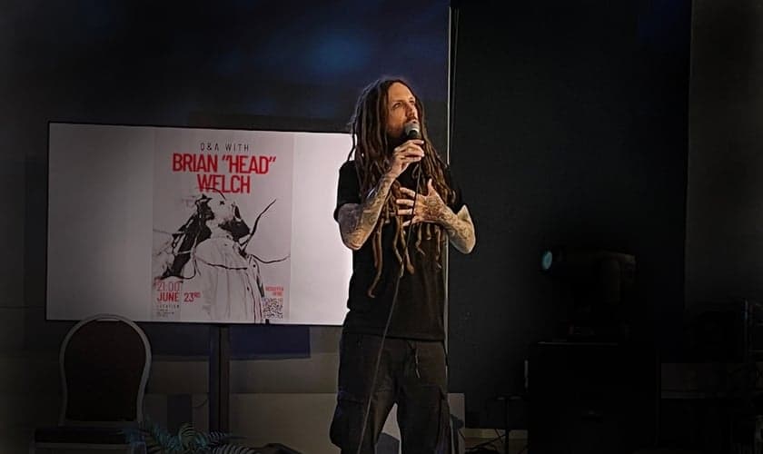 Brian Welch, da banda Korn, fala sobre sua fé em Oslo, Noruega. (Foto: Guiame/Marcos Paulo Corrêa)