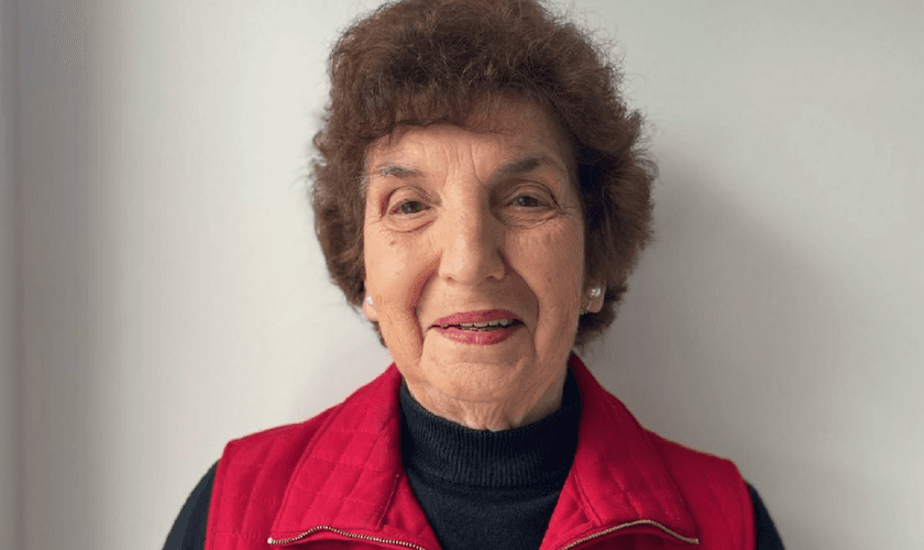 Yvonne ensinou a Bíblia durante 30 anos, com apoio do marido. (Foto: Reprodução / Eternity)