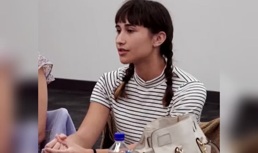 Chloe Cole se arrepende da transição de gênero feita aos 13 anos. (Foto: Twitter/Joseph A. Ladapo, MD, PhD).