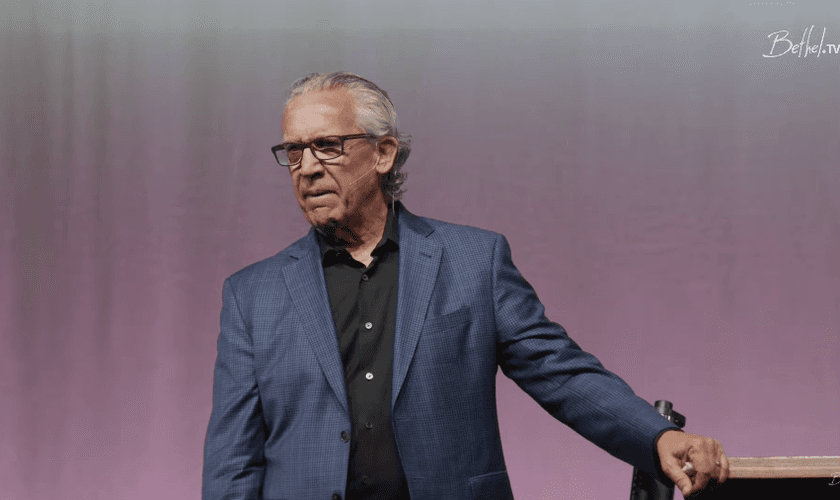 Pastor Bill Johnson fala à igreja em Redding, na Califórnia. (Foto: Bethel Church/YouTube)