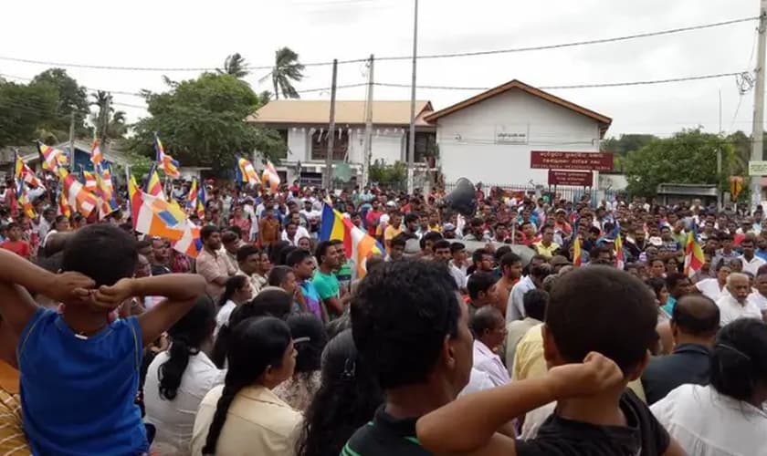 O povo do Sri Lanka está vivendo um momento caótico. (Foto: Portas Abertas)