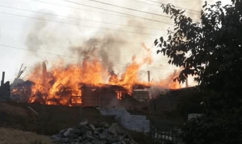 Igreja incendiada. (Foto representativa: Portas Abertas)