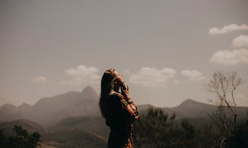 O pastor Scott lembrou que as orações das mães têm impactado a história do cristianismo. (Foto: Imagem ilustrativa/Unsplash/Marcos Paulo Prado).