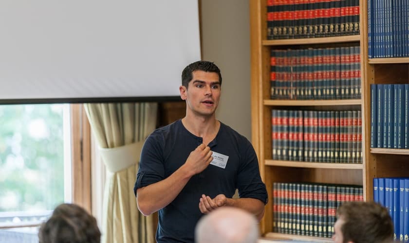 Pesquisador Luke Kemp, principal autor do estudo. (Foto: CSER/Cambridge University)