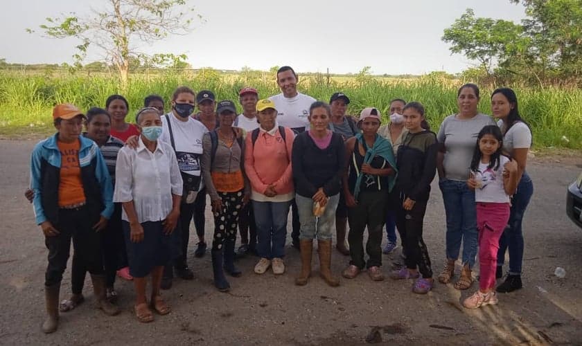 203 pessoas que moram no lixão ouviram o Evangelho. (Foto: Iglesia del Nazareno Venezuela)