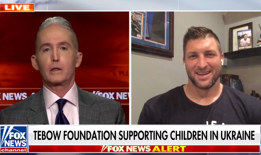 Tim Tebow fala em entrevista sobre a campanha para arrecadar fundos e ajudar vítimas de tráfico humano. (Captura de tela/Fox News Digital)