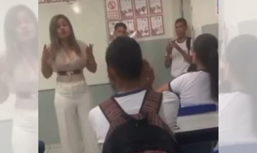 Professora acusada de homofobia por defender o óbvio. (Foto: Captura de tela/Vídeo Reprodução/TV Anhanguera)