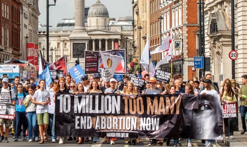 Evento reuniu 7.000 nas ruas de Londres. (Foto: Marcha pela Vida Reino Unido)