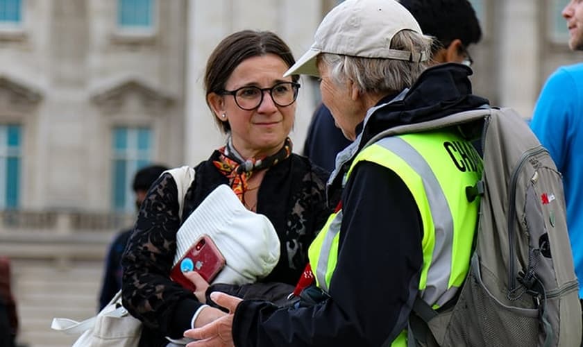Capelães da equipe de Billy Graham ministrando em Londres. (Foto: Billy Graham Evangelistic Association)