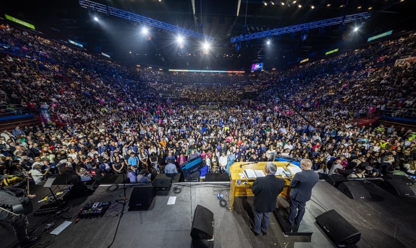 Mais de 700 pessoas aceitaram a Jesus em evento evangeslítico na Itália. (Foto: Billy Graham Evangelistic Association).