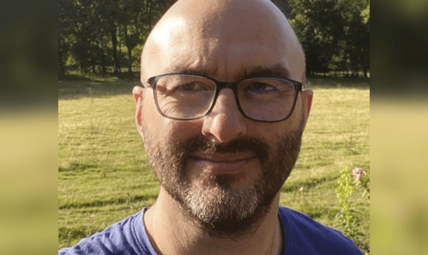 Tom Stevens sofreu com problemas de saúde mental. (Foto: Reprodução/Premier)