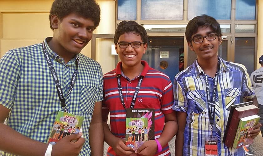 Bíblias serão oferecidas a turistas e trabalhadores durante a Copa do Mundo no Catar. (Foto: American Bible Society).