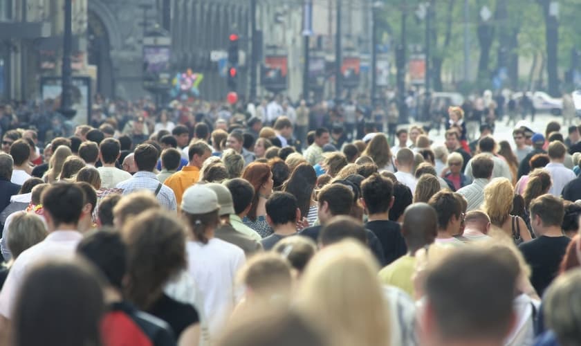 Multidão. (Fonte: Flickr/Sarah Oliver)