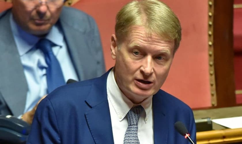 Senador italiano de direita é alvo de críticas. (Foto: Divulgação/Lucio Malan)
