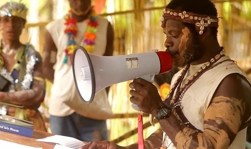 Líder da tribo YembiYembi. (Foto: Captura de tela/YouTube Radius International)