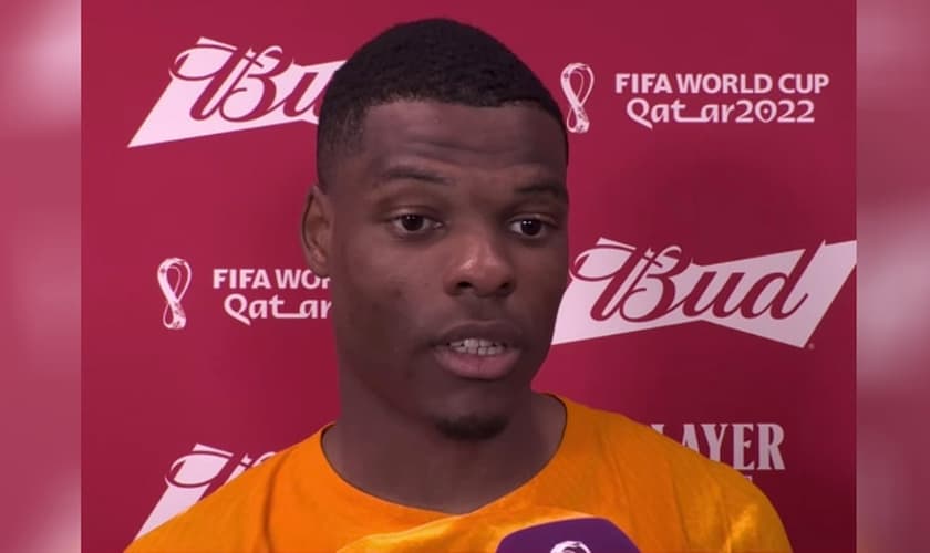 Denzel Dumfries fala sobre seu companheiro de seleção. (Foto: Instagram/FIFA World Cup)