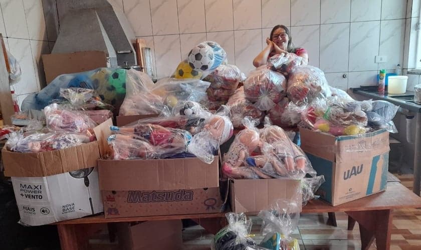 Jandira restaurou e encaminhou para doação mais de 300 brinquedos em 2022. (Foto: Jandira de Quadros)