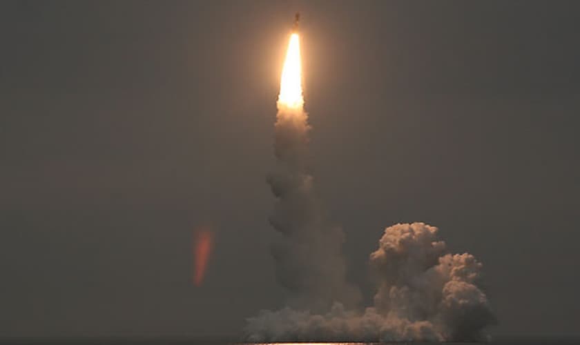 Lançamento de míssil balístico na cordilheira Kura em Kamchatka. (Foto: Ministério da Defesa da Federação Russa)