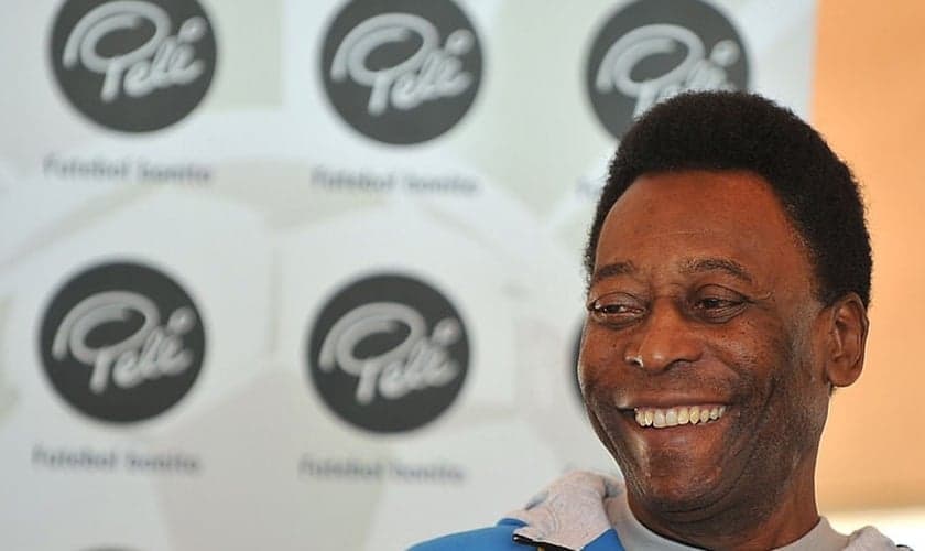 Charlston Soares revelou que Pelé voltou para Jesus nos últimos meses de vida. (Foto: Wikimedia Commons/Marcello Casal Jr./Agência Brasil).