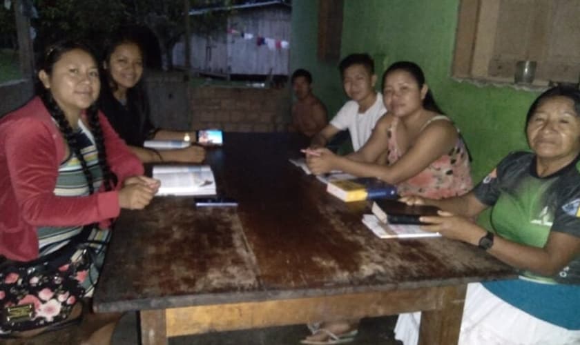 Tamires Flores se sentiu chamada para compartilhar o Evangelho com seu povo. (Foto: Arquivo pessoal/Notícias Adventistas).