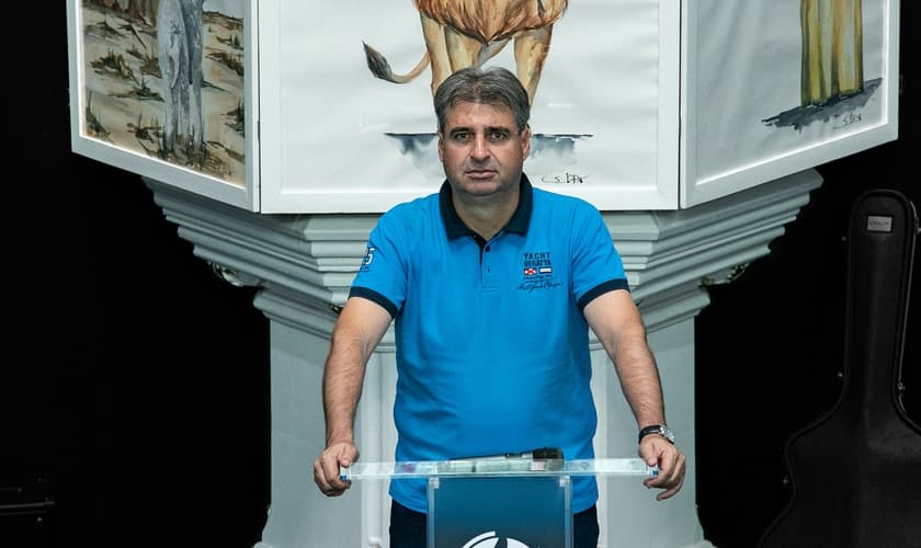 Pastor Elias Caetano, líder da Missão Cristã Portuguesa em Jersey. (Foto: Marcos Paulo Correa/Guiame)