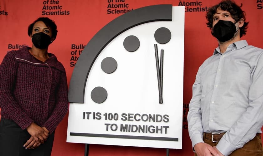 O Relógio do Apocalipse está a 100 segundos da meia-noite. (Foto: Reprodução/Bulletin of the Atomic Scientists)