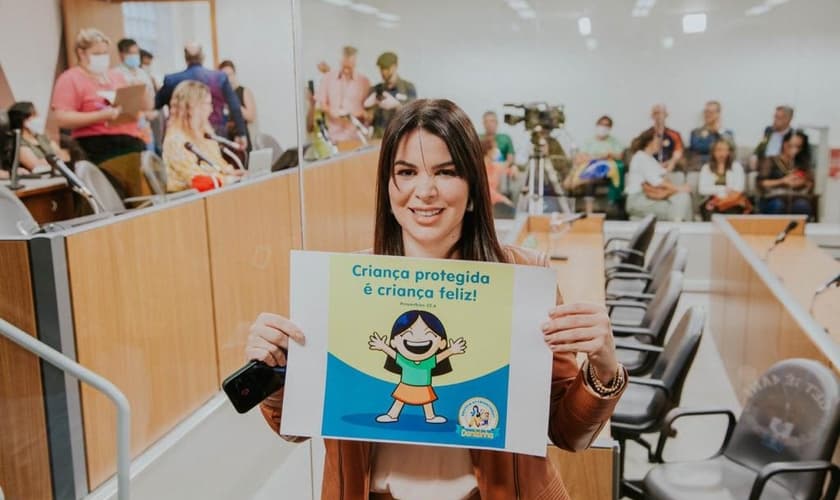 Daniela Linhares em sua participação na audiência pública de MG. (Foto: Arquivo Pessoal)