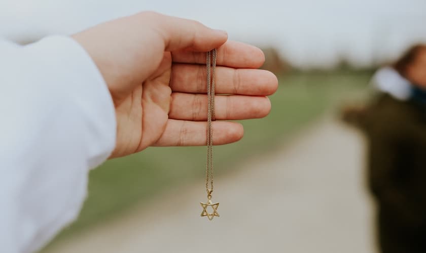 Sobreviventes do Holocausto são considerados ‘heróis’. (Foto ilustrativa: Benny Rotlevy/Unsplash)