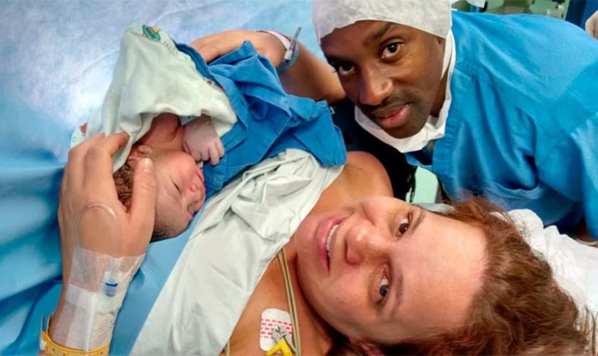 Danielle Araújo foi diagnosticada com endometriose e útero invertido. (Foto: Site Mulher Cristã).