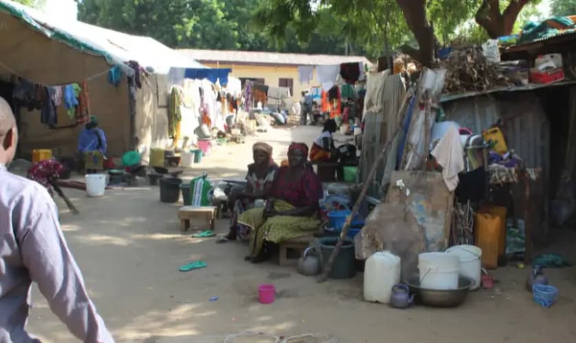 Por causa da violência do Boko Haram, muitas famílias cristãs vivem deslocadas na Nigéria. (Foto representativa: Portas Abertas)