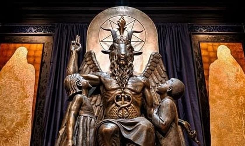 Estátua de Baphomet do Templo Satânico. (Foto: Reprodução/Facebook The Satanic Temple)