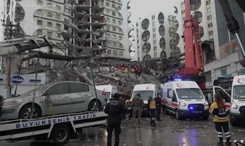 Cenas após o terremoto que atingiu a Síria e a Turquia. (Foto: Captura de tela/Gauchazh)