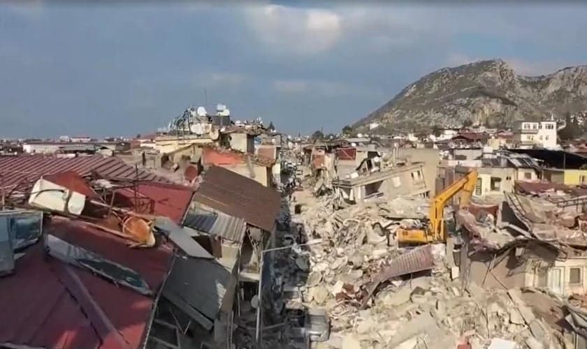 Cenas após o terremoto na Síria e Turquia. (Foto: Captura de tela/Vídeo G1)