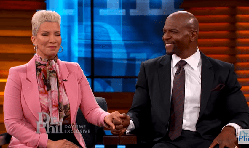 O ator cristão revelou que a vida de oração do casal os tornou mais unidos. (Foto: Imagem ilustrativa/YouTube/Dr. Phil).