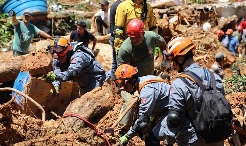 Já são mais de 1.700 desalojados na região pelo temporal. (Foto: Thales Stadler/Governo do Estado de SP).