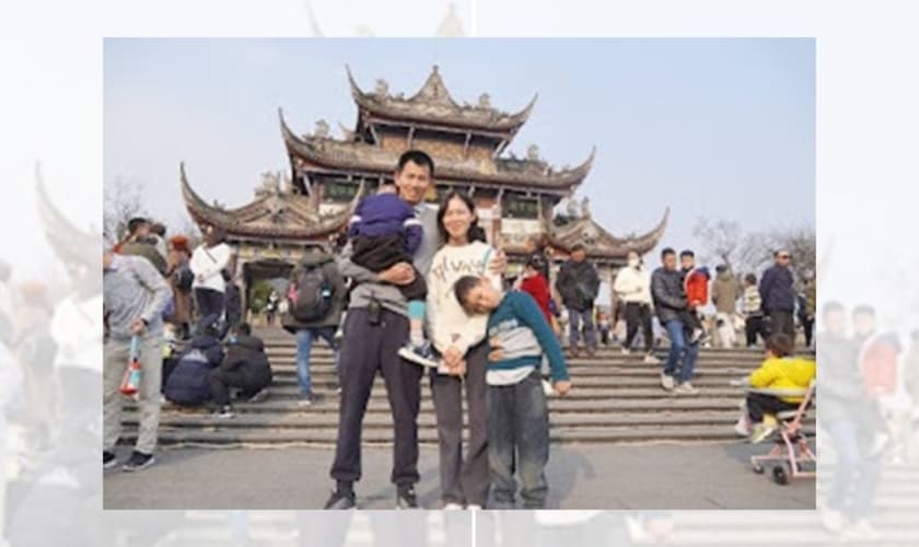 Pastor Dai Zhichao e sua família. (Foto: Reprodução/China Aid)