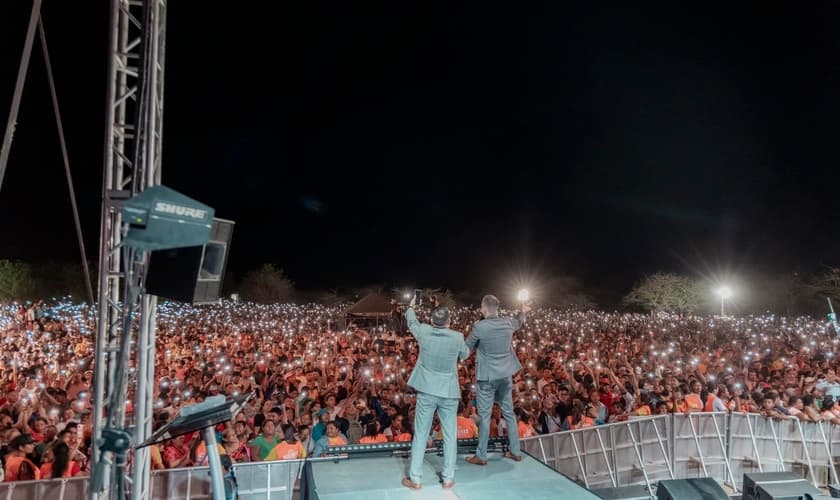 A cruzada em Somotillo reuniu uma multidão, com milagres e conversões. (Foto: Facebook/Evangelist Nathan Morris).