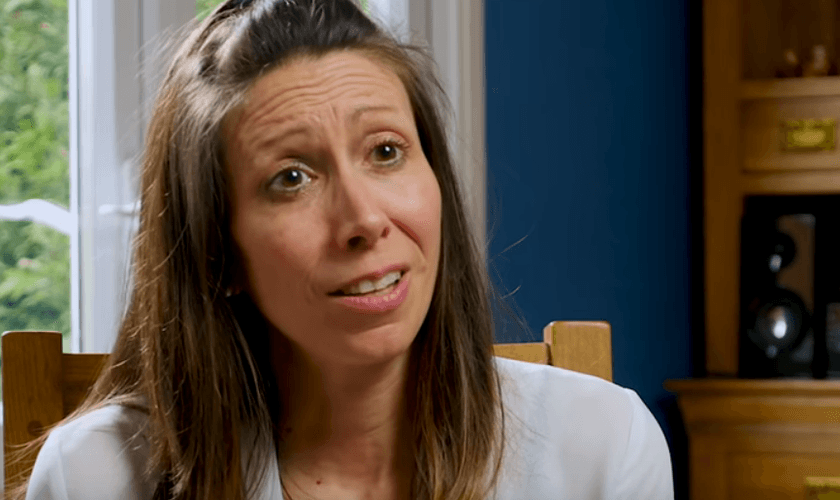 A professora Kristie Higgs foi interrogada por seus superiores na escola por um período de seis horas. (Captura de tela/YouTube/ Christian Concern)