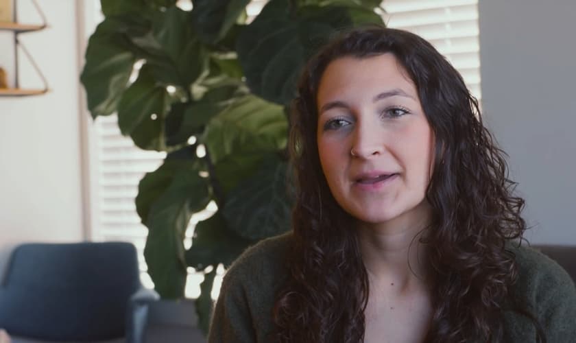 As cicatrizes de Bella foram curadas em um retiro para jovens. (Foto: Reprodução/Bethel Austin).