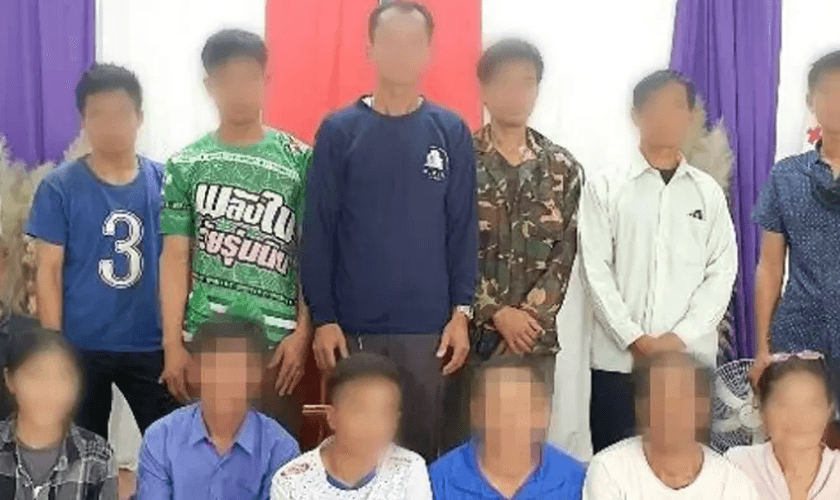 Cristãos detidos no Laos. (Foto: Reprodução/Portas Abertas)