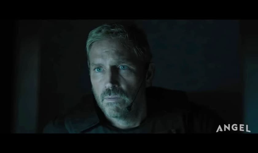 Jim Caviezel vai estrelar em “Sound of Freedom”. (Foto: Reprodução/ YouTube/Angel Studios).