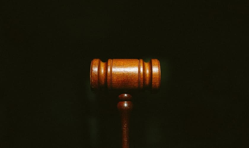 Advogados pedem que o tribunal anule a ordem do juiz. (Foto: Reprodução/Unsplash/Tingey Injury Law Firm)