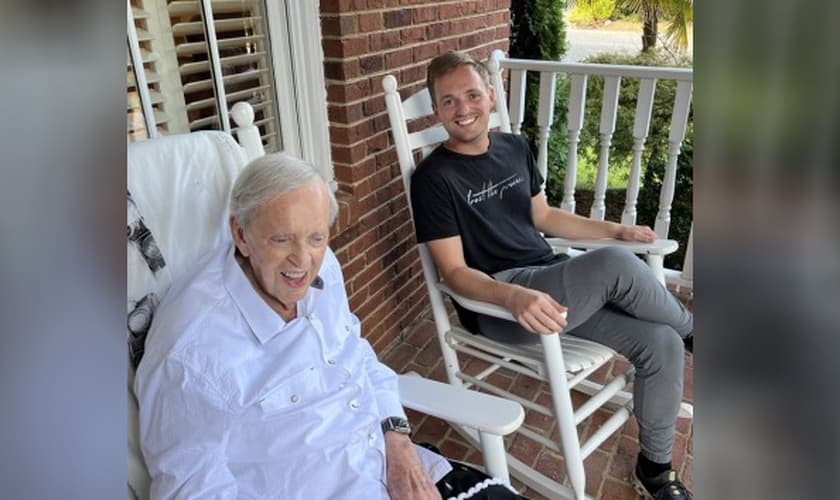 Charles era um avô presente e um exemplo de fé para seu neto. (Foto: Reprodução/Christian Post)