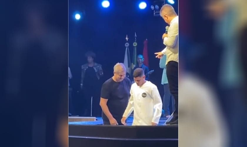 Batismo de Daniel, lateral-direito do Londrina. (Foto: Reprodução/Instagram/Daniel Santos)