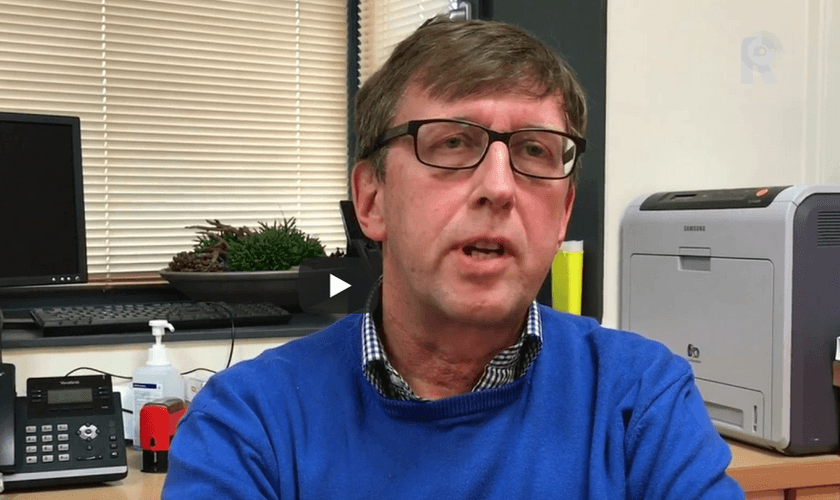 O médico Dick Kruijthoff. (Foto: Captura de tela/YouTube/Rijnmond)