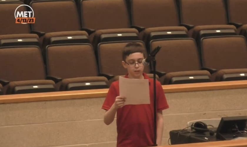 Liam Morrison durante a reunião do comitê escolar. (Foto: Reprodução/Facebook/John T. Nichols Middle School - NMS)