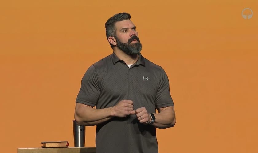 Pastor Robby Gallaty. (Foto: Captura de tela/Vídeo Faithwire)