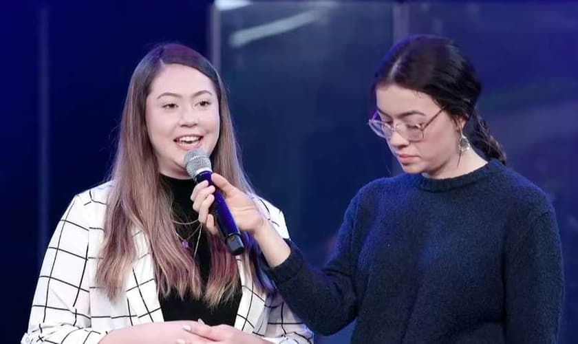 A família de Isela foi transformada por Deus. (Foto: Reprodução/YouTube/ Hungry Generation).